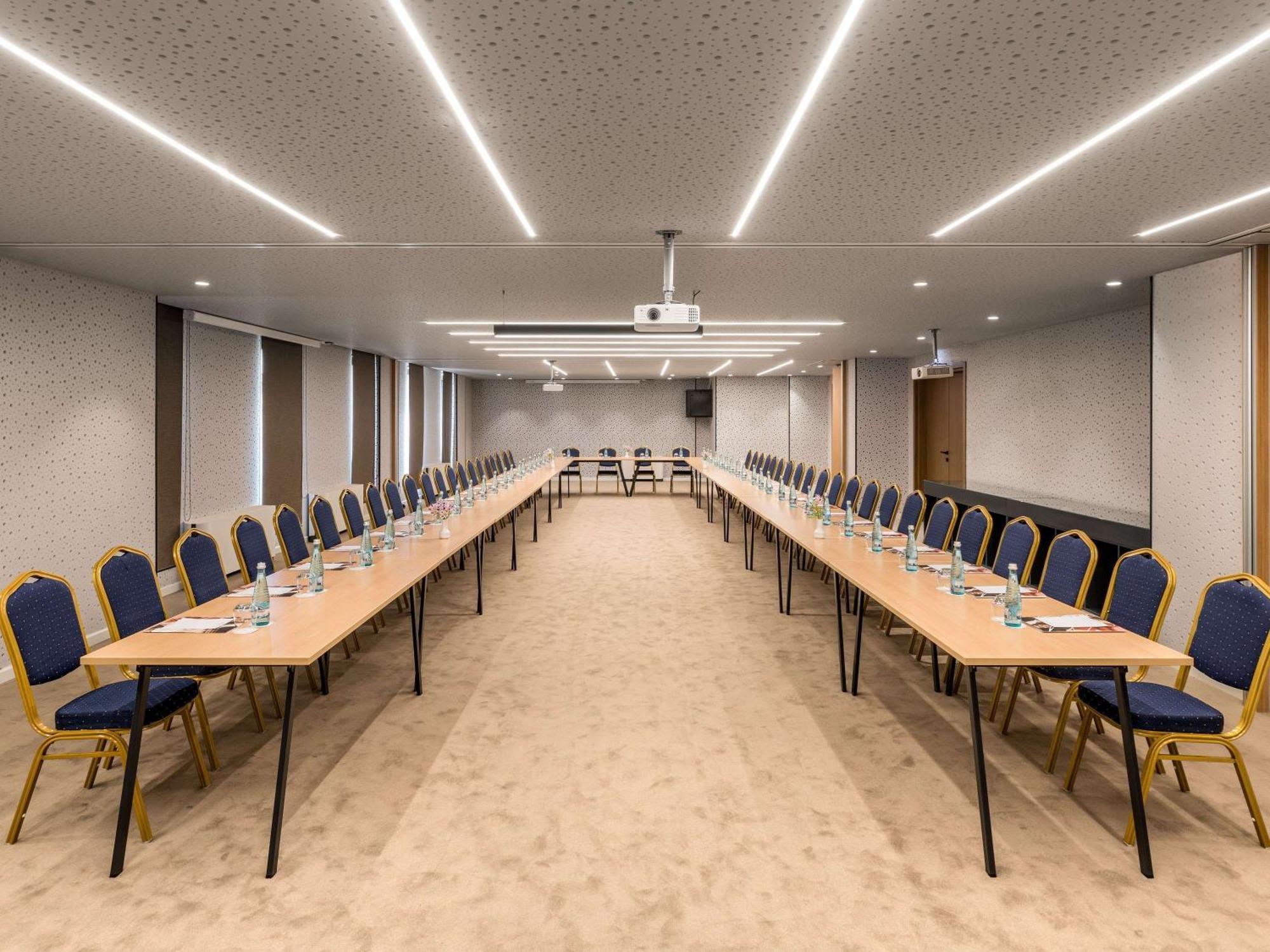Mercure Тирана Екстериор снимка