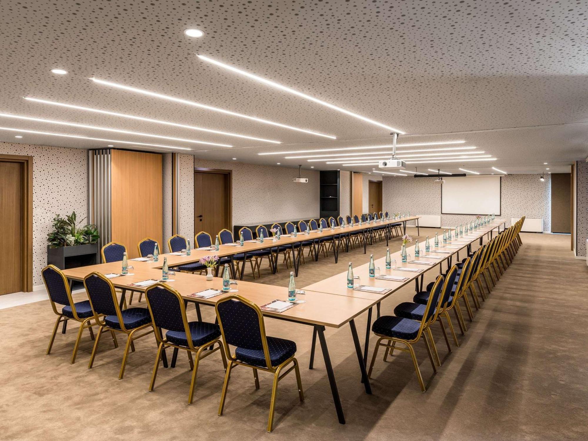 Mercure Тирана Екстериор снимка