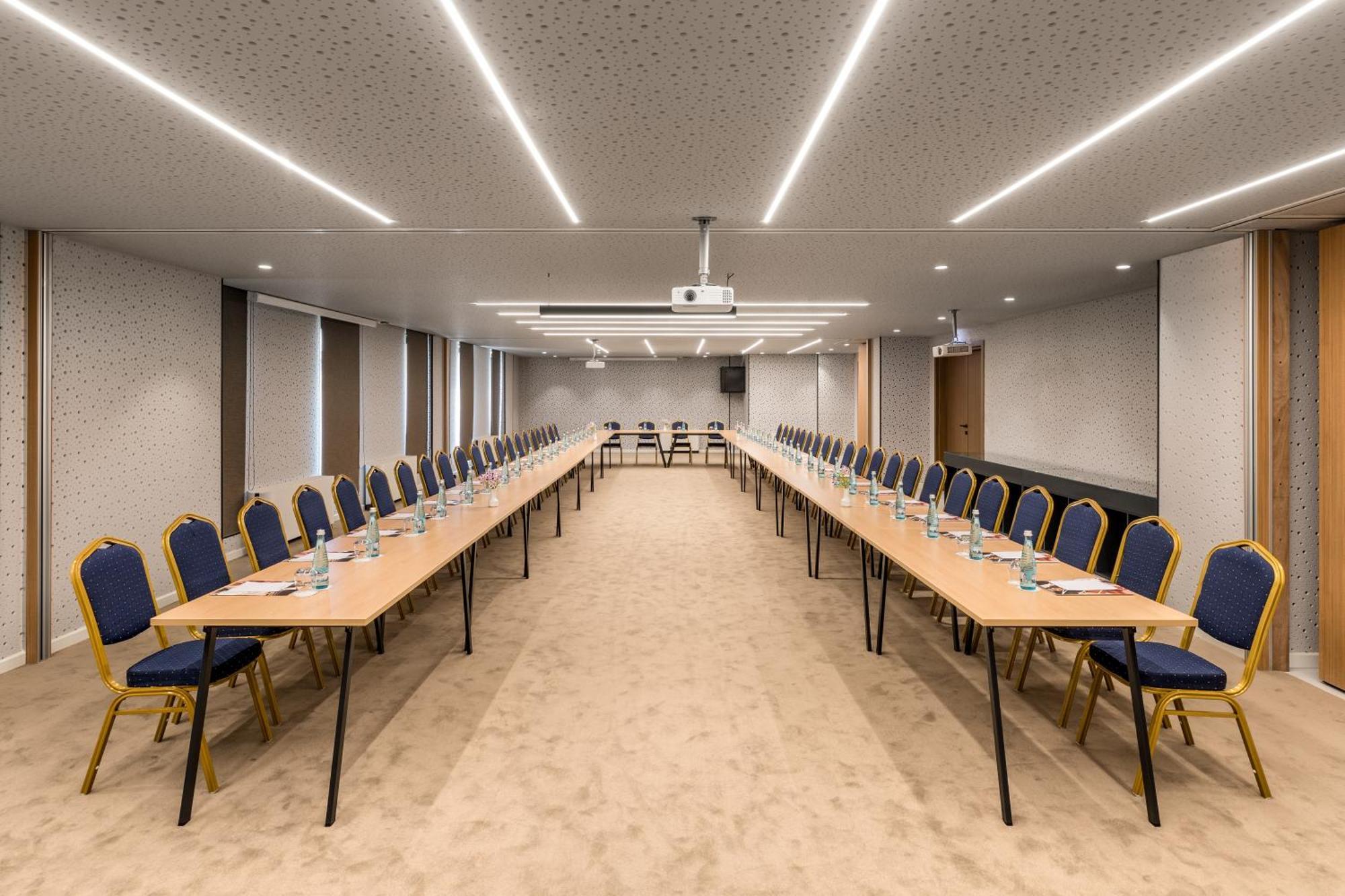 Mercure Тирана Екстериор снимка