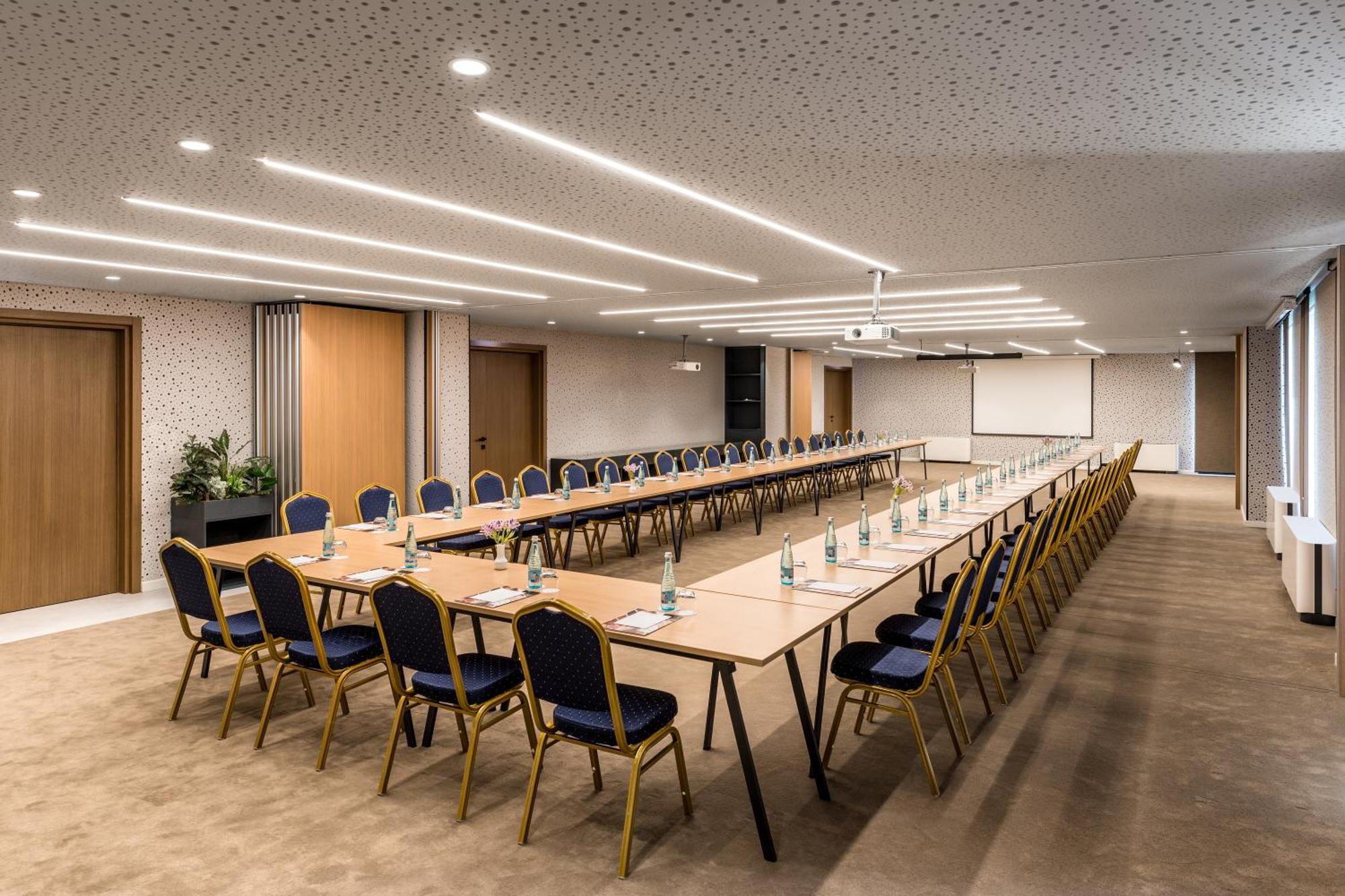 Mercure Тирана Екстериор снимка