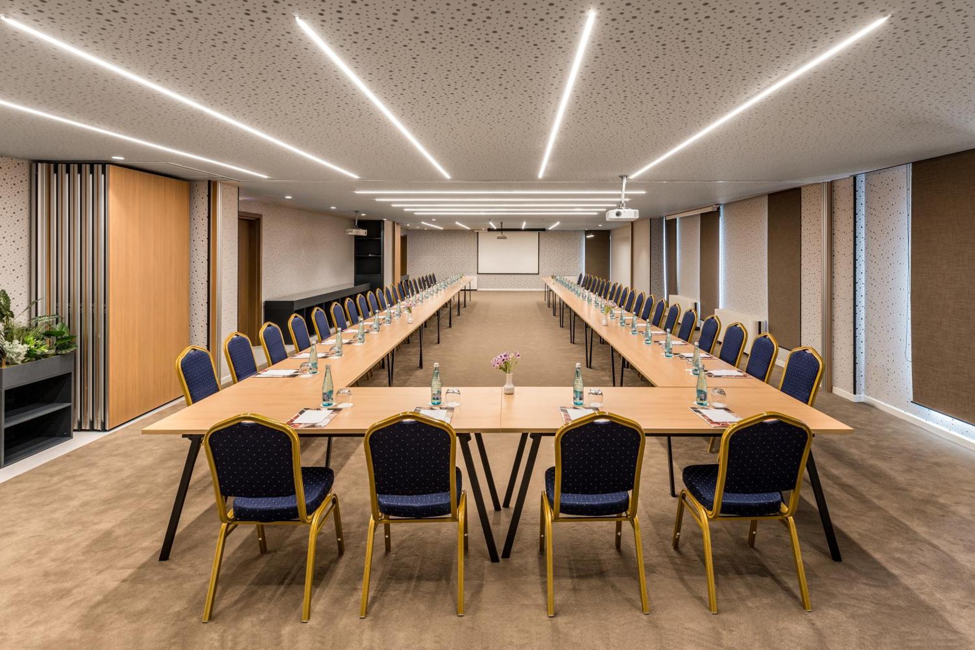 Mercure Тирана Екстериор снимка